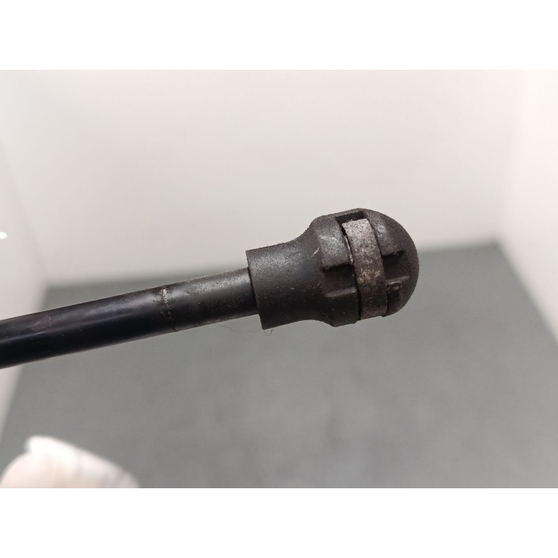 Recambio de amortiguadores malet/porton para dacia dokker furgoneta/monovolumen 1.6 lpg referencia OEM IAM 654704175r 7000210530