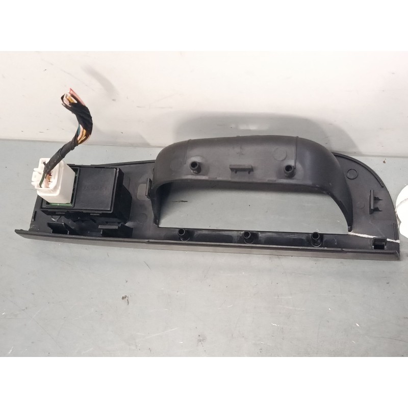Recambio de mando elevalunas trasero izquierdo para kia cee´d hatchback (ed) 1.6 crdi 115 referencia OEM IAM 833511H000  