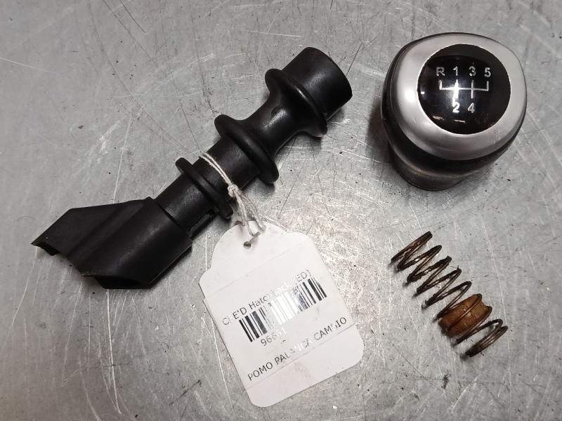Recambio de pomo palanca cambio para kia cee´d hatchback (ed) 1.6 crdi 115 referencia OEM IAM   