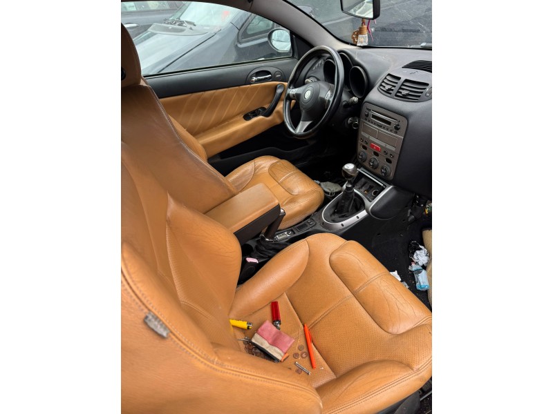 alfa romeo gt (937_) del año 2005