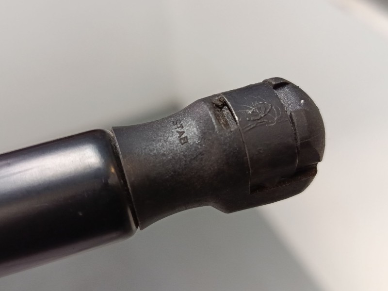 Recambio de amortiguadores capo para audi a3 sportback (8pa) 2.0 tdi 16v referencia OEM IAM 265N  