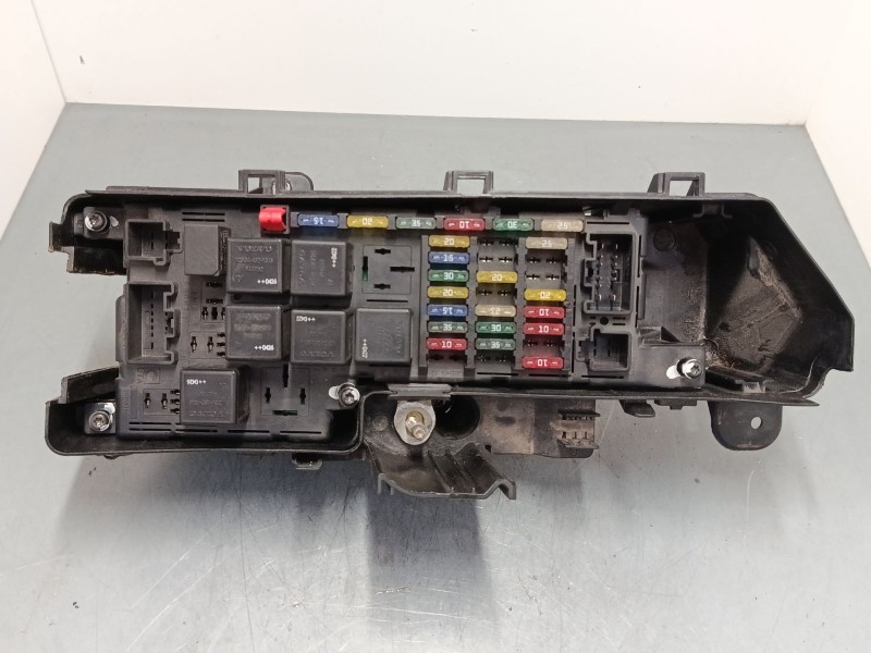 Recambio de caja reles / fusibles para volvo s60 i (384) d5 referencia OEM IAM 9494210  