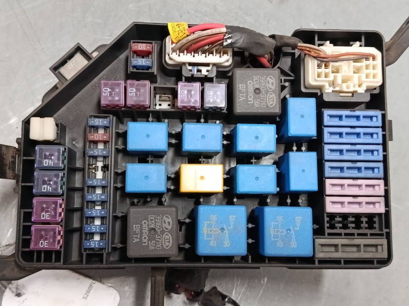 Recambio de caja reles / fusibles para hyundai tucson (jm) 2.0 referencia OEM IAM 912102E101  