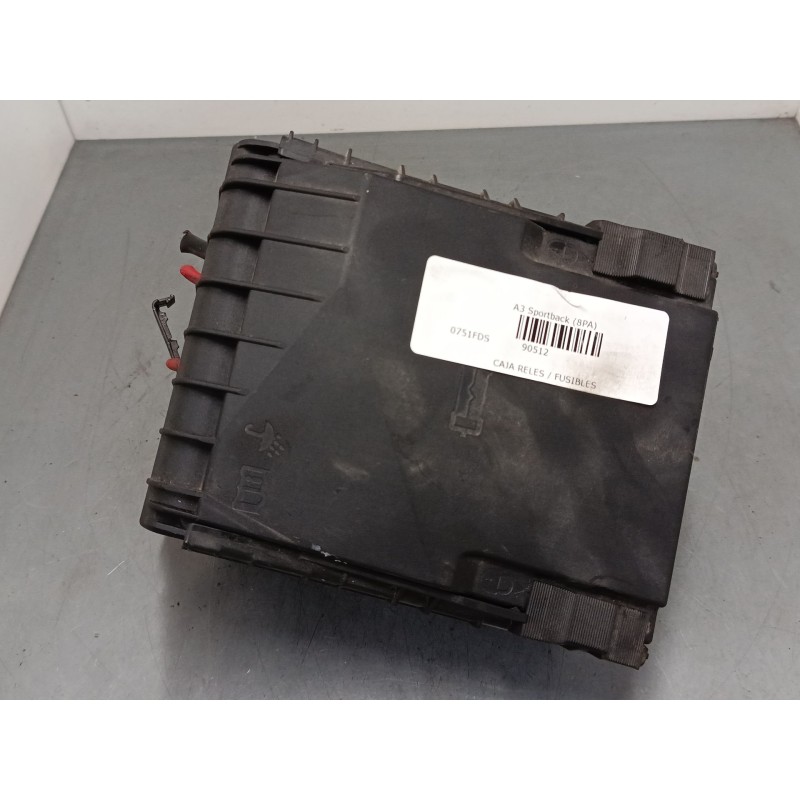 Recambio de caja reles / fusibles para audi a3 sportback (8pa) 2.0 tdi 16v referencia OEM IAM 017181301  