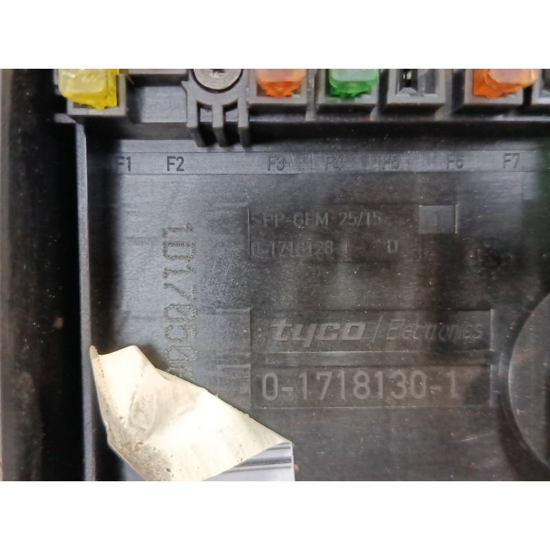 Recambio de caja reles / fusibles para audi a3 sportback (8pa) 2.0 tdi 16v referencia OEM IAM 017181301  