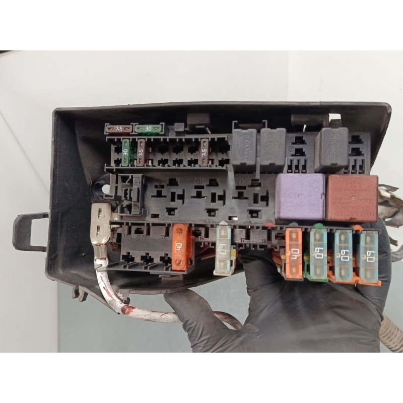Recambio de caja reles / fusibles para renault scénic i monospace (ja0/1_, fa0_) 1.4 16v (ja0d, ja1h, ja0w, ja10) referencia OEM