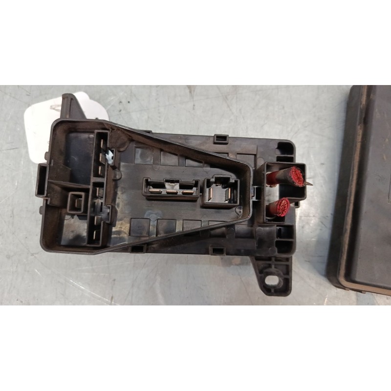 Recambio de caja reles / fusibles para land rover freelander i (l314) 2.0 di 4x4 referencia OEM IAM YQE103040  