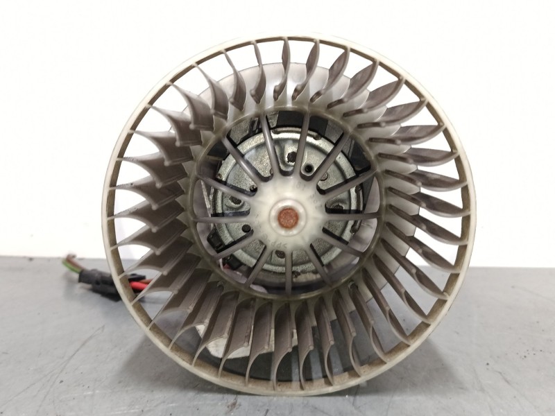 Recambio de motor calefaccion para bmw x3 (e83) 2.0 sd referencia OEM IAM 64113453729  