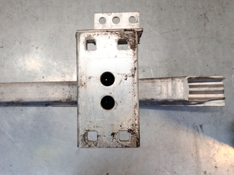 Recambio de refuerzo paragolpes delantero para bmw x3 (e83) 2.0 sd referencia OEM IAM 51113439780  