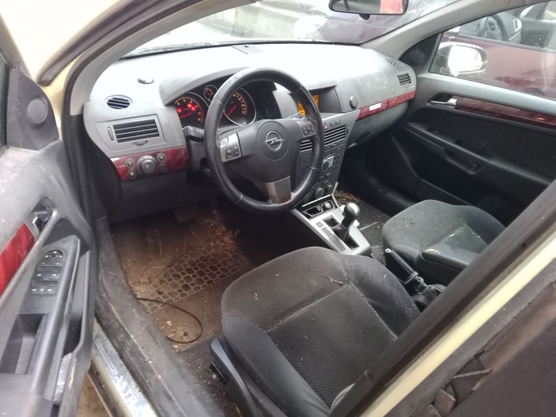 opel astra h (a04) del año 2004