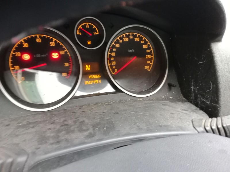 opel astra h (a04) del año 2004