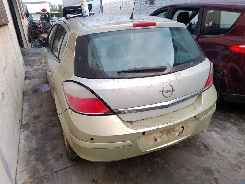 opel astra h (a04) del año 2004