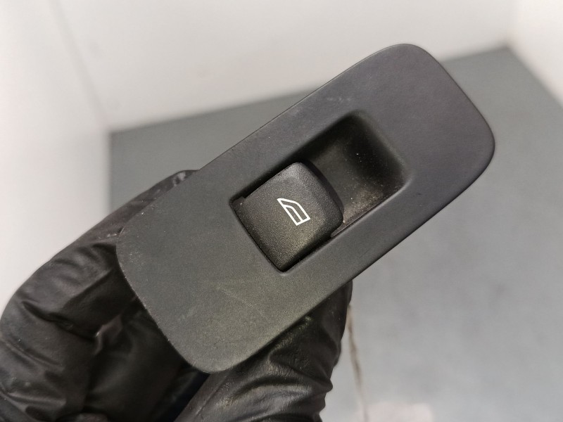 Recambio de mando elevalunas trasero derecho para volvo v40 hatchback (525) d2 referencia OEM IAM 31334569  