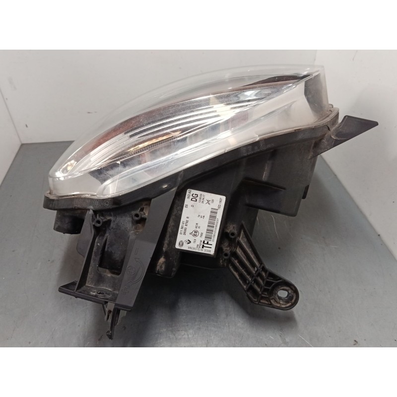 Recambio de faro izquierdo para renault twingo iii (bcm_, bca_) 0.9 tce 90 lpg (bcmd) referencia OEM IAM 260608792R  