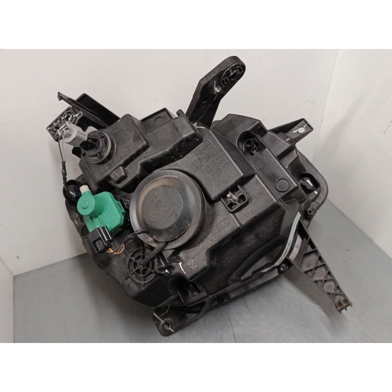 Recambio de faro izquierdo para renault twingo iii (bcm_, bca_) 0.9 tce 90 lpg (bcmd) referencia OEM IAM 260608792R  