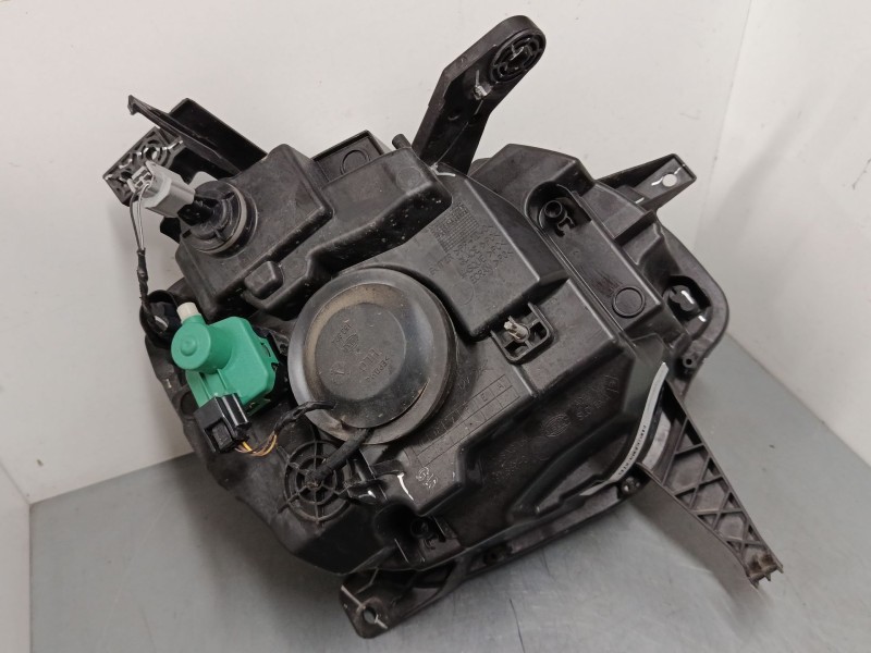 Recambio de faro izquierdo para renault twingo iii (bcm_, bca_) 0.9 tce 90 lpg (bcmd) referencia OEM IAM 260608792R  