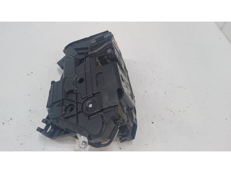 CERRADURA PUERTA DELANTERA DERECHA 