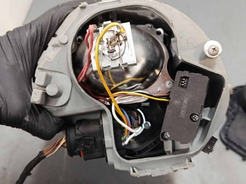 Recambio de faro derecho para volkswagen new beetle descapotable (1y7) 1.4 referencia OEM IAM 083411104R  