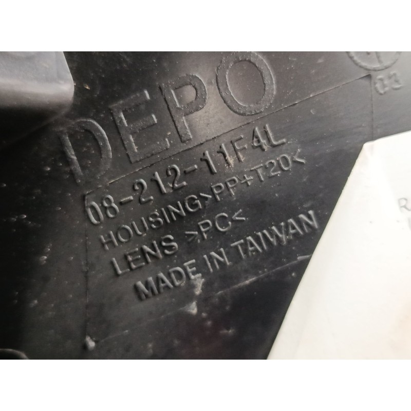 Recambio de faro izquierdo para toyota rav 4 ii (_a2_) 2.0 d 4wd (cla20_, cla21_) referencia OEM IAM 0821211F4L  