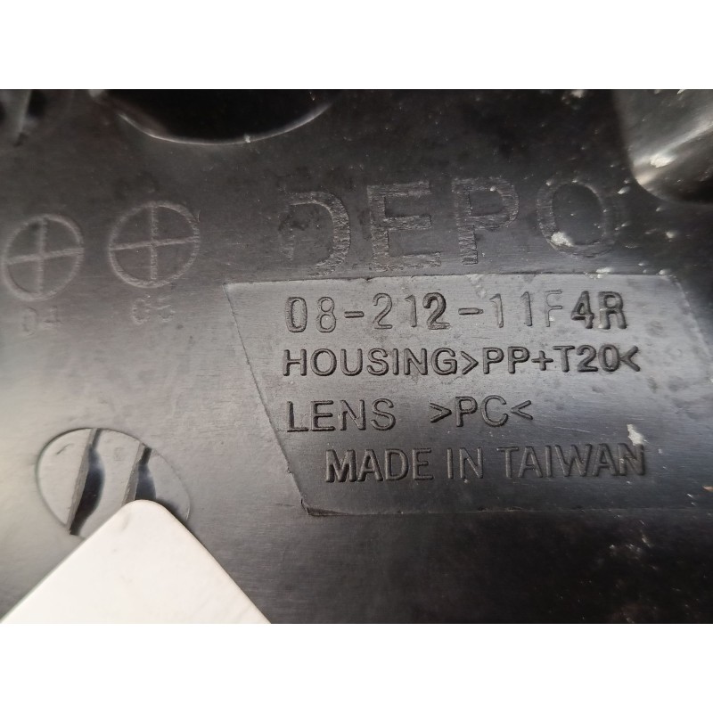 Recambio de faro derecho para toyota rav 4 ii (_a2_) 2.0 d 4wd (cla20_, cla21_) referencia OEM IAM 0821211F4R  