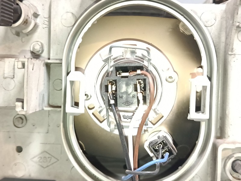 Recambio de faro izquierdo para renault clio i (b/c57_, 5/357_) 1.4 referencia OEM IAM 7717134146  