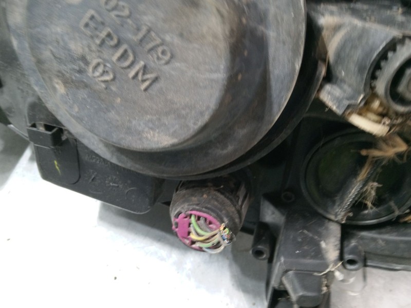 Recambio de faro izquierdo para fiat bravo ii (198_) 1.9 d multijet (198axb1a) referencia OEM IAM   