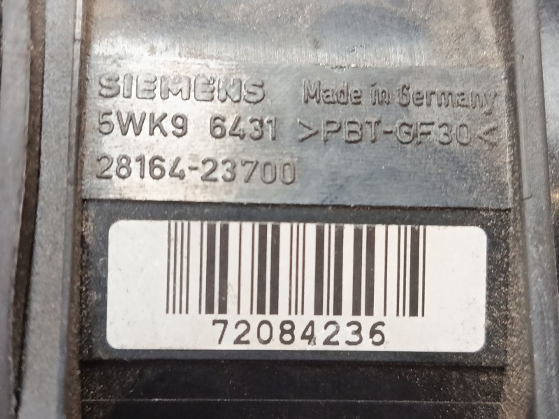 Recambio de caudalimetro para hyundai tucson (jm) 2.0 referencia OEM IAM 2816423700  