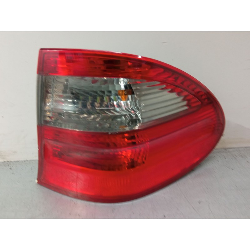 Recambio de piloto trasero derecho para mercedes-benz clase e (w211) e 200 kompressor (211.041) referencia OEM IAM A2118202864  