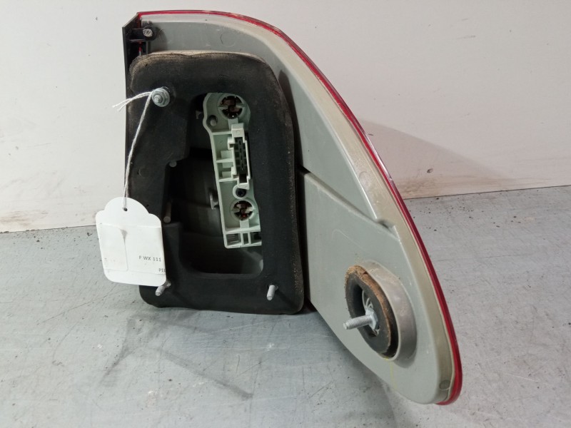 Recambio de piloto trasero izquierdo para mercedes-benz clase e (w211) e 200 kompressor (211.041) referencia OEM IAM A2118202764