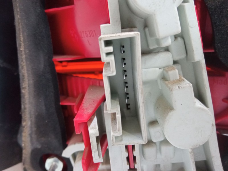 Recambio de piloto trasero izquierdo para bmw 3 (e90) 320 i referencia OEM IAM   