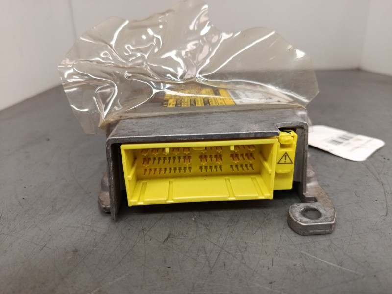Recambio de centralita airbag para toyota corolla (_e12_) 1.4 d (nde120_) referencia OEM IAM 8917002370  