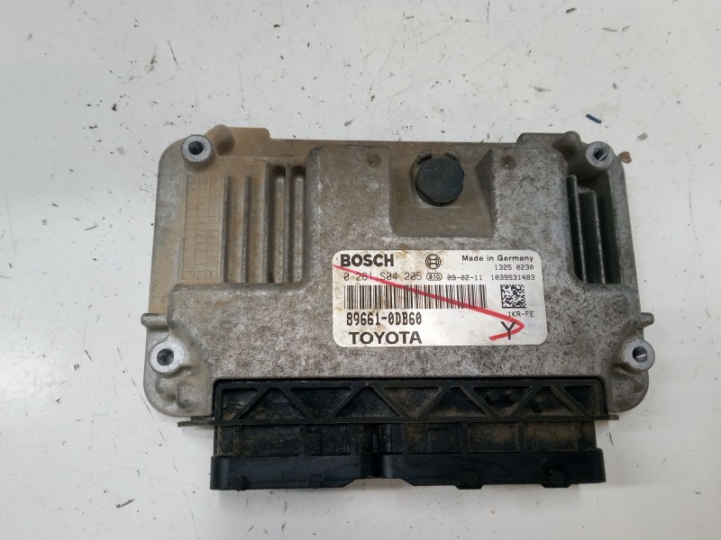 Recambio de centralita motor uce para toyota yaris (_p9_) 1.0 vvt-i (ksp90_) referencia OEM IAM 896610DB60 0261S04205 