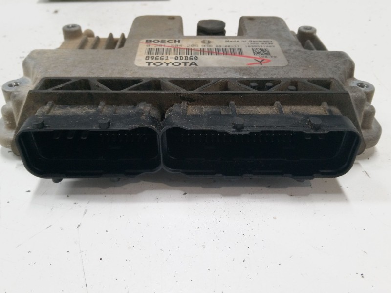 Recambio de centralita motor uce para toyota yaris (_p9_) 1.0 vvt-i (ksp90_) referencia OEM IAM 896610DB60 0261S04205 