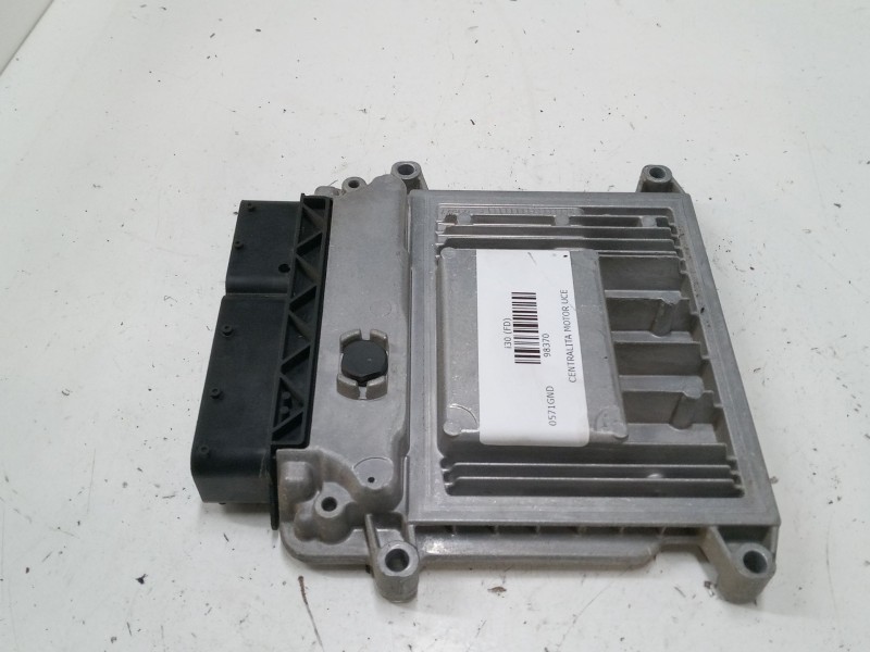Recambio de centralita motor uce para hyundai i30 (fd) 1.4 referencia OEM IAM 391122B100 9030933129KD 