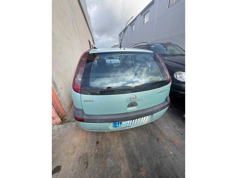 opel corsa c (x01) del año 2002