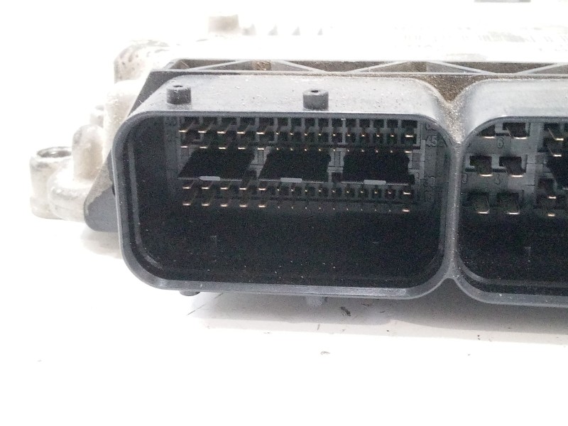 Recambio de centralita motor uce para kia cee´d sw (ed) 2.0 crdi 140 referencia OEM IAM 3911327710 0281013570 