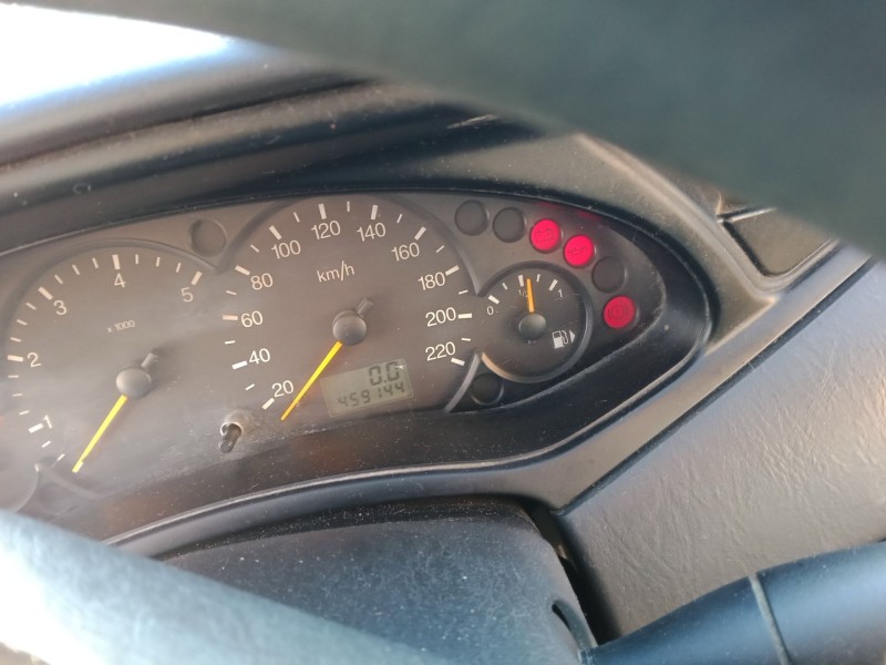 ford focus i turnier (dnw) del año 2001