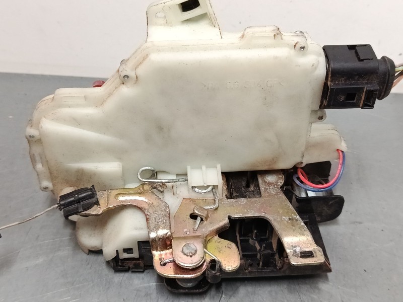 Recambio de cerradura puerta delantera derecha para volkswagen new beetle descapotable (1y7) 2.0 referencia OEM IAM 3B1837016AT 