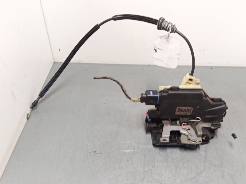 Recambio de cerradura puerta delantera izquierda para volkswagen new beetle descapotable (1y7) 2.0 referencia OEM IAM 3B1837016A