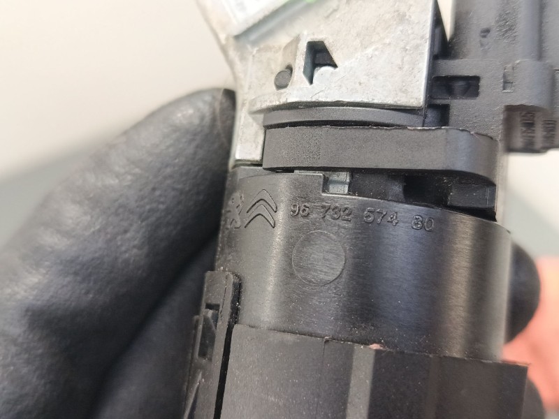 Recambio de clausor para peugeot 208 i (ca_, cc_) 1.4 hdi referencia OEM IAM 9663123380  