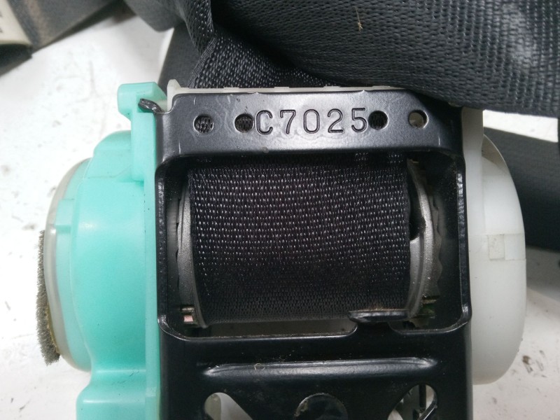 Recambio de cinturon seguridad trasero derecho para mazda 6 hatchback (gg) 2.0 di (gg14) referencia OEM IAM   