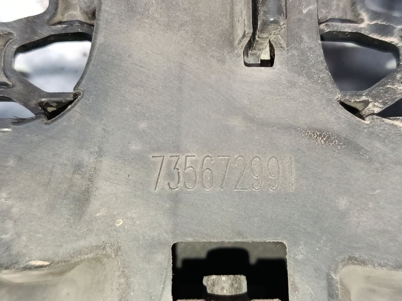 Recambio de rejillas capo para jeep renegade suv (bu, b1, bv) 1.0 t-gdi referencia OEM IAM 735672991  