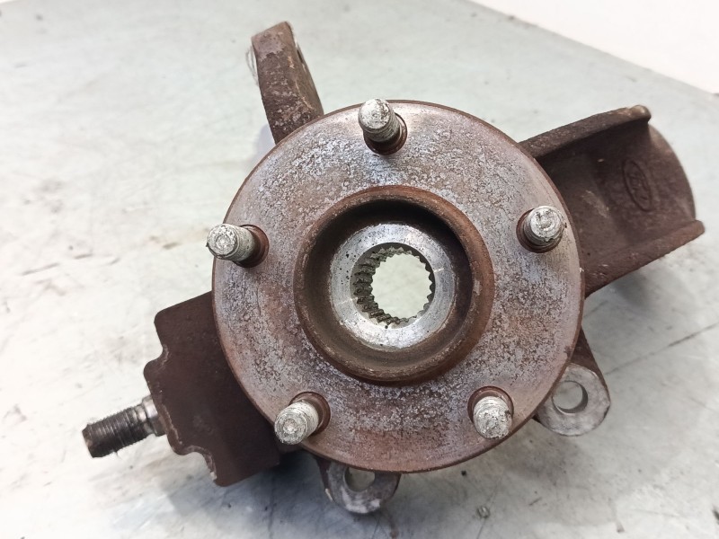 Recambio de mangueta delantera derecha para ford tourneo connect 1.8 tdci /tddi /di referencia OEM IAM 5013DT1  