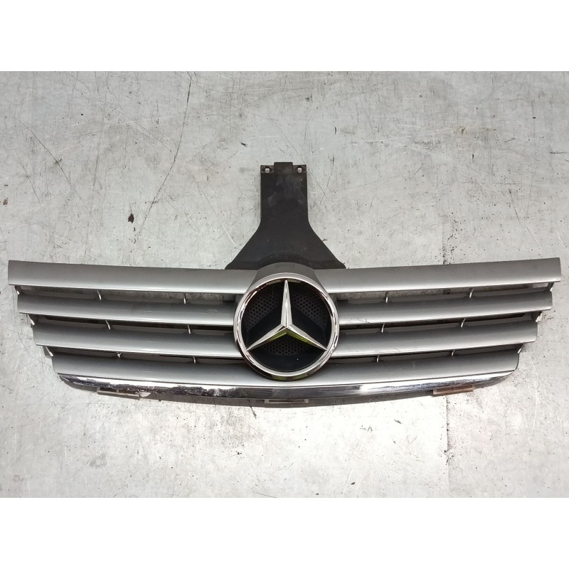 Recambio de rejillas capo para mercedes-benz clase c coupé (cl203) c 220 cdi (203.708) referencia OEM IAM A2038890190  