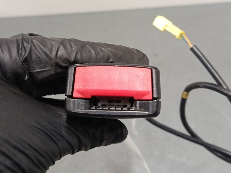 Recambio de anclaje cinturon delantero derecho para mercedes-benz clase c coupé (cl203) c 220 cdi (203.708) referencia OEM IAM A