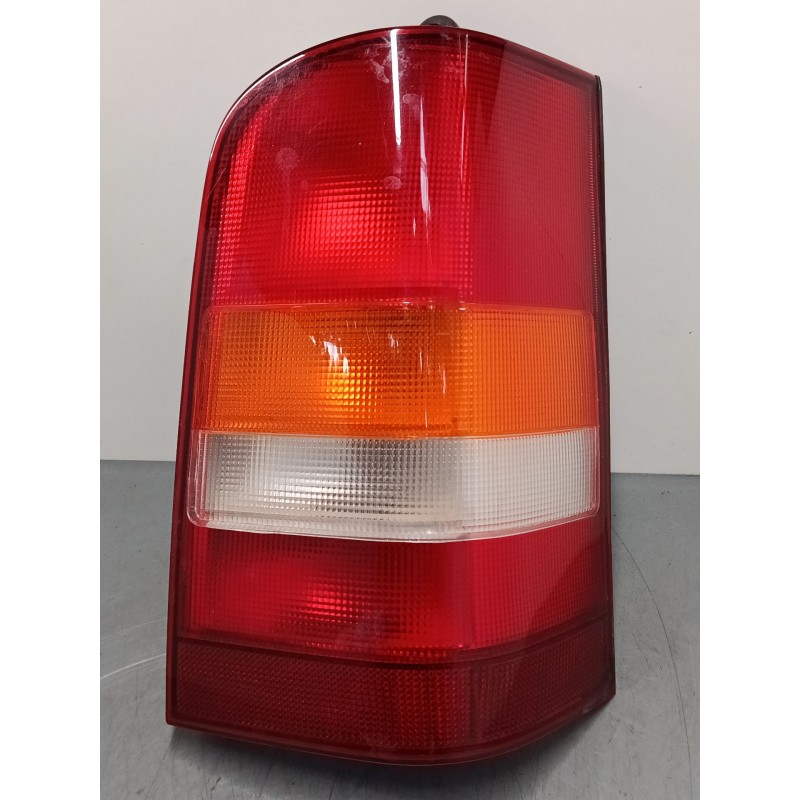 Recambio de piloto trasero derecho para mercedes-benz vito furgoneta (w638) 110 d 2.3 (638.074, 638.078) referencia OEM IAM 0844