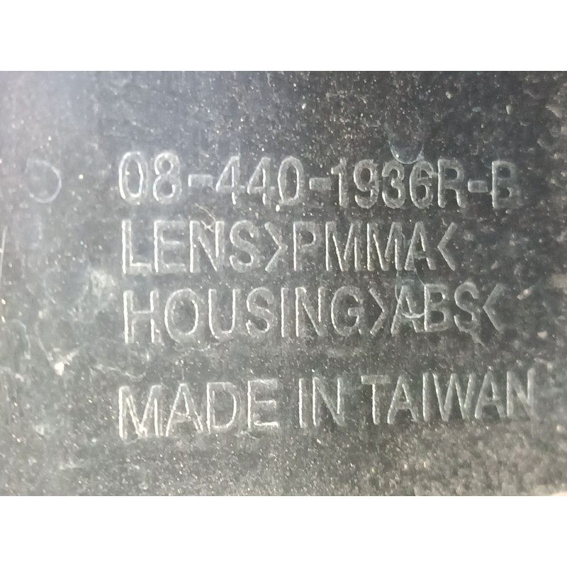 Recambio de piloto trasero derecho para mercedes-benz vito furgoneta (w638) 110 d 2.3 (638.074, 638.078) referencia OEM IAM 0844