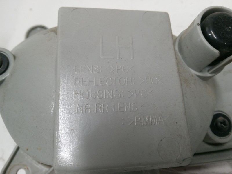 Recambio de faro antiniebla trasero izquierdo para hyundai ix20 (jc) 1.4 crdi referencia OEM IAM 924051K0  