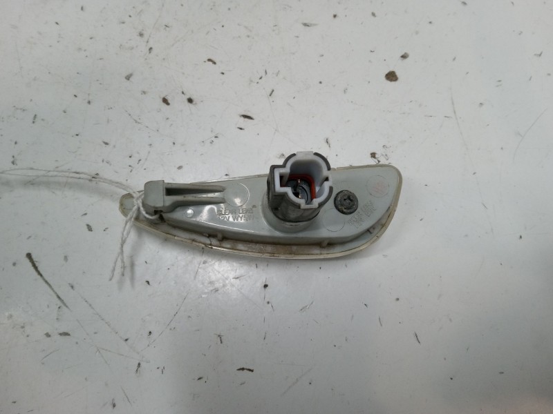 Recambio de intermitente lateral izquierdo para hyundai ix20 (jc) 1.4 crdi referencia OEM IAM 923021J0  