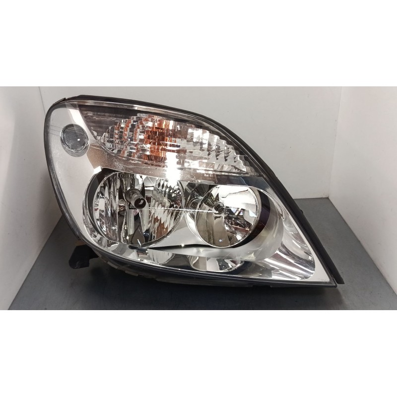 Recambio de faro derecho para renault scénic i monospace (ja0/1_, fa0_) 1.4 16v (ja0d, ja1h, ja0w, ja10) referencia OEM IAM 7700